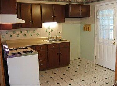 4th image of 3923 Essex Ave