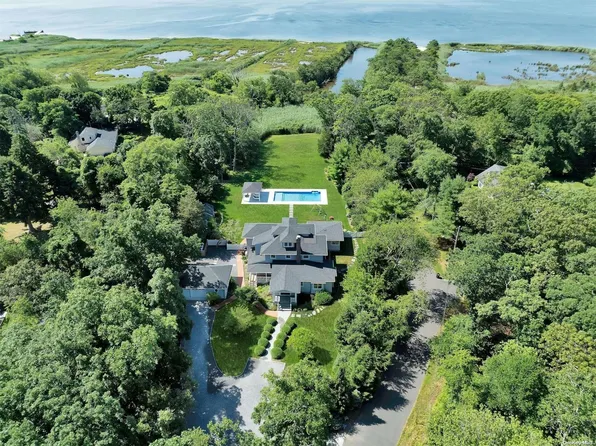 65 Cedar Lane, East Patchogue, NY 11772