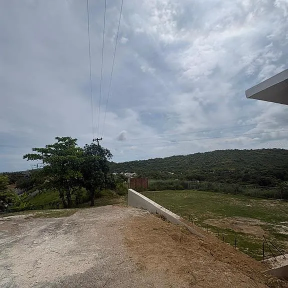 URB EL MADRIGAL Marginal Norte — Photo 7
