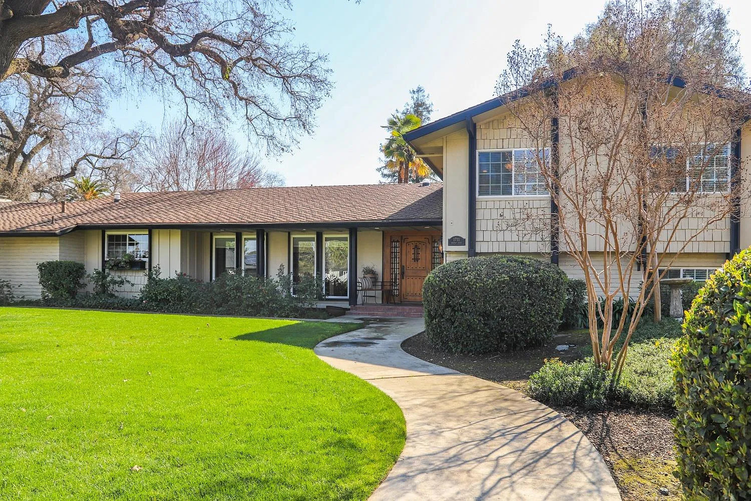 1711 W Beverly Dr photo 1
