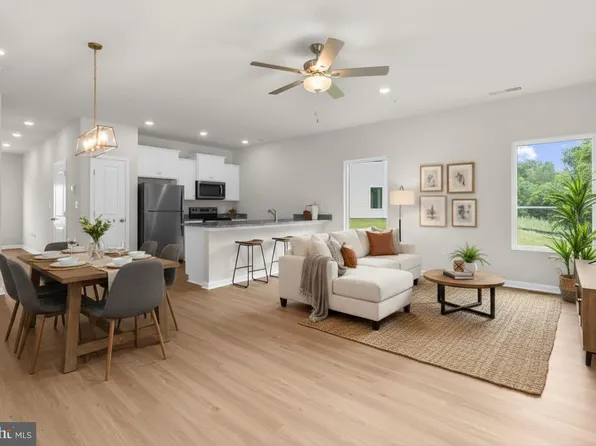 Bartholomew Ct, Baltimore, MD 21206