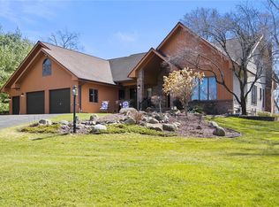 3 Hill Creek Ln, Rochester, NY 14626