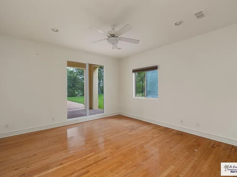 3201 Lazy Lake Dr — Photo 19