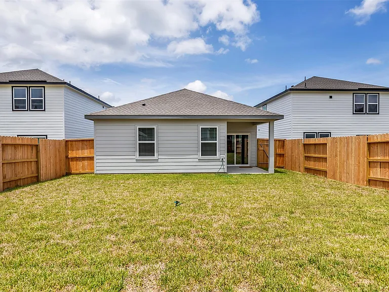 18669 Shauna Danielle Dr — Photo 29