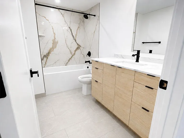 39 Goulburn Ave W #C — Photo 12
