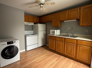 137 4th St #B, Dover, NH 03820