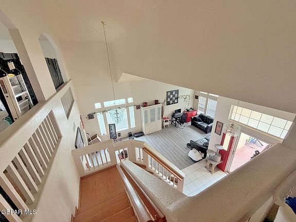 3rd image of 1929 Thunder Ridge Dr