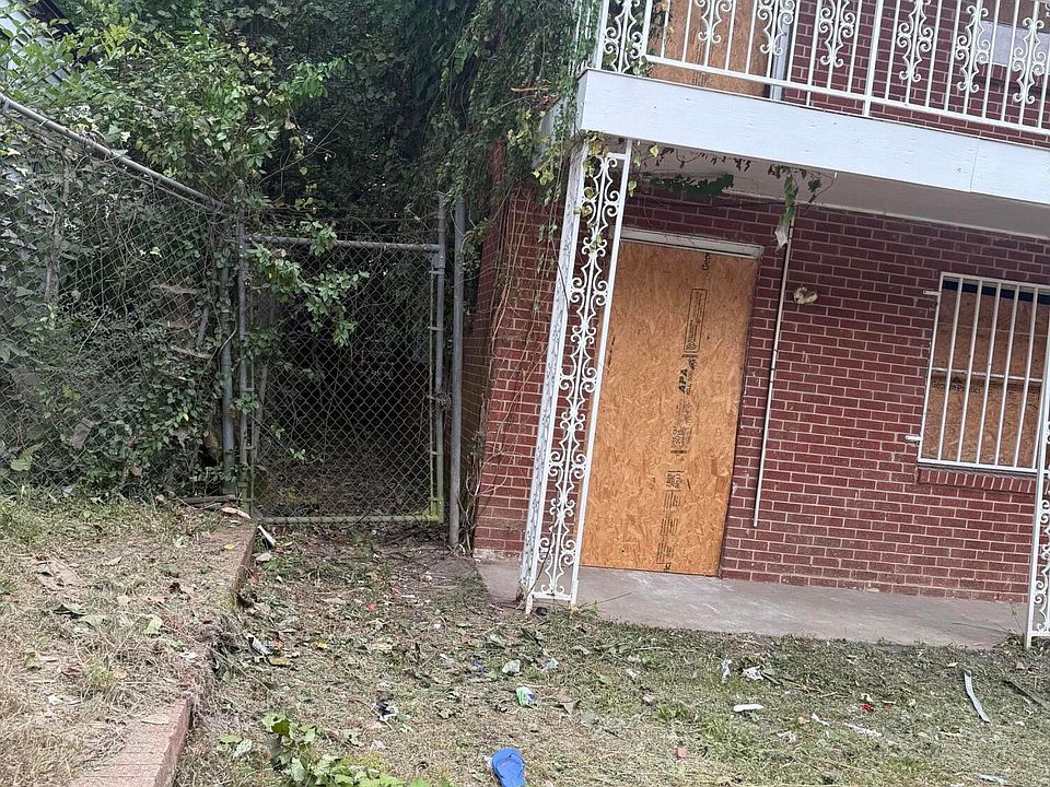 2nd image of 1655 Cox St