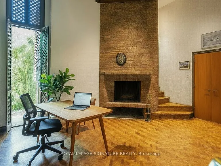 18 Old English Ln — Photo 6
