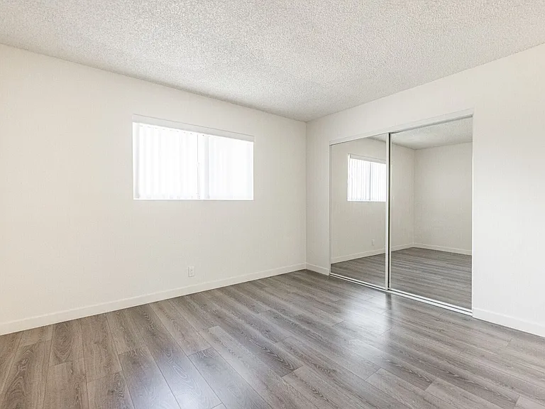 Harmony Court Apartments — Photo 24