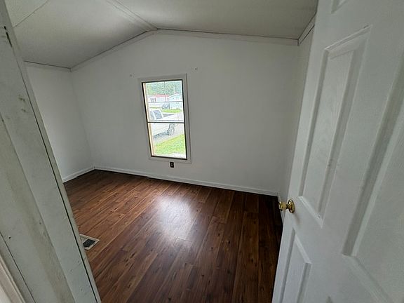 5th image of 13 Black Bear Rd