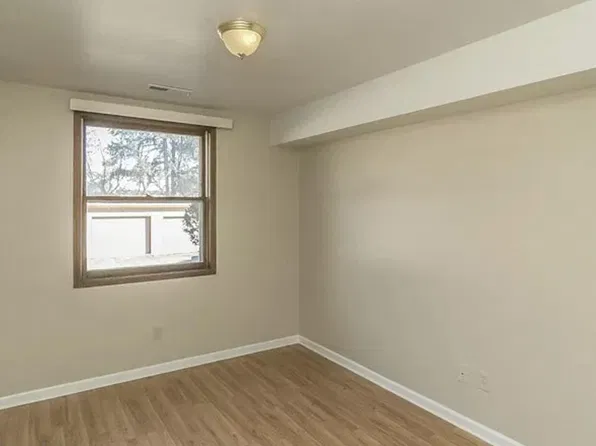 7815 Douglas Ave APT 103, Urbandale, IA 50322