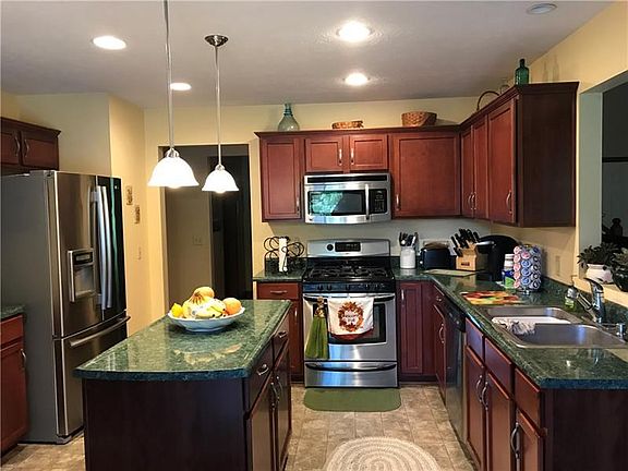 Very organized and workable kitchen with lots of cupboard space!
