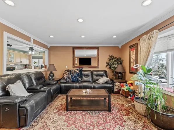 17 Acorn Drive image 10 of 45