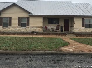 109 River Trl, Castroville, TX 78009