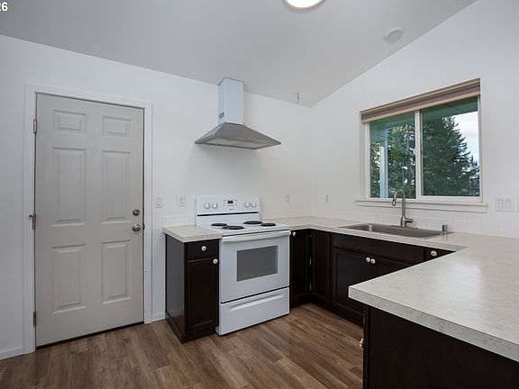 3rd image of 244 Lyons Rd