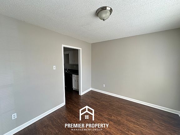 4th image of 6796 Rockbrook Dr