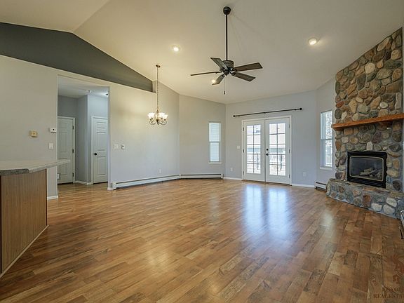 2nd image of 601 Silverplume Dr