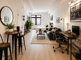 449 W 44th St, New York, NY