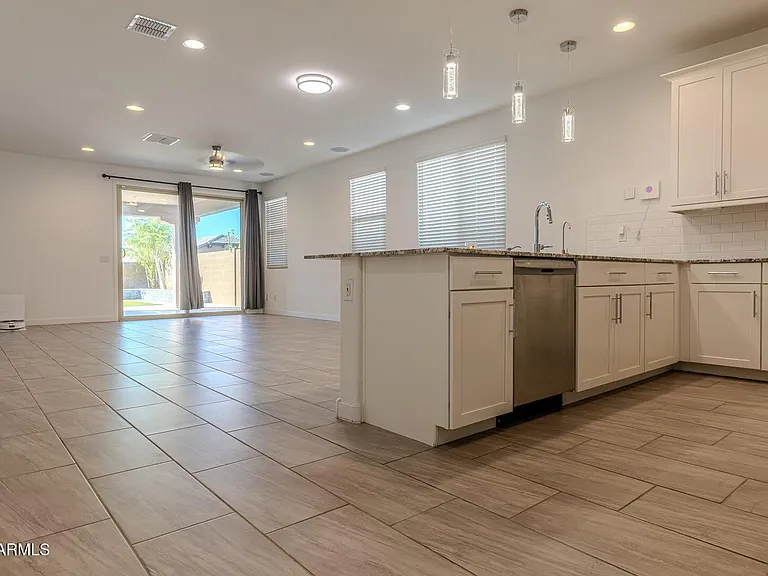 1548 W Corral Rd — Photo 5