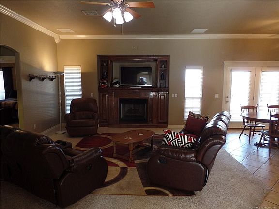 5th image of 1205 Rosewood