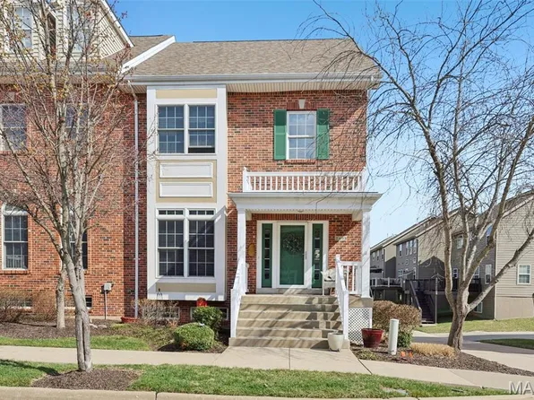 2408 N Larksong Dr, Grover, MO 63040