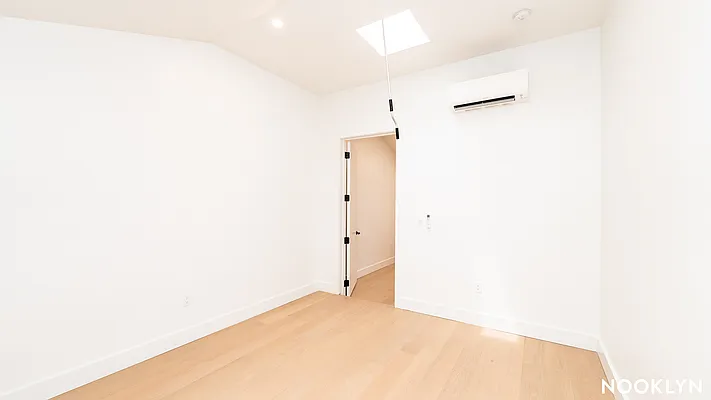 Rented by Nooklyn NYC LLC | media 42