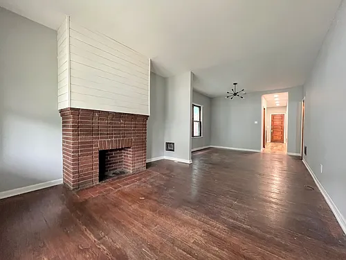 73 College St Photo 1