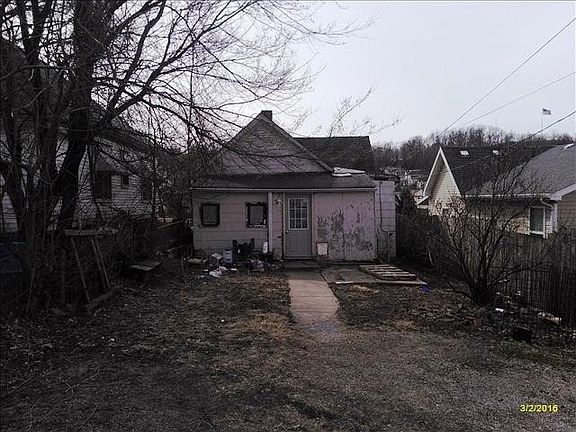2nd image of 411 E Missouri Ave