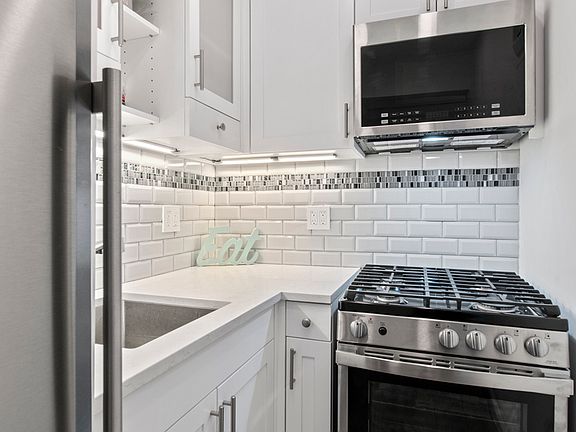 4th image of 235 W 102nd St APT 15C