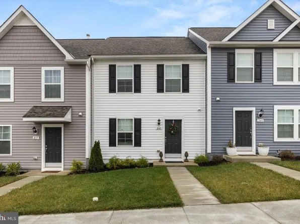 241 Colston Rd, Charles Town, WV 25414