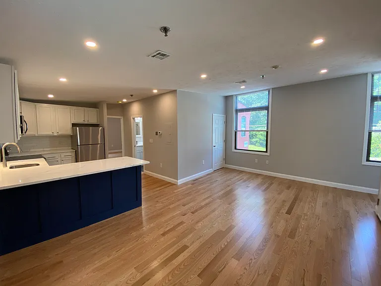 The Residences at the Falls — Photo 33