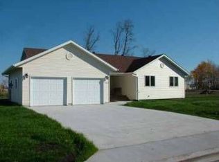 1020 Hanson Dr, Thief River Falls, MN 56701