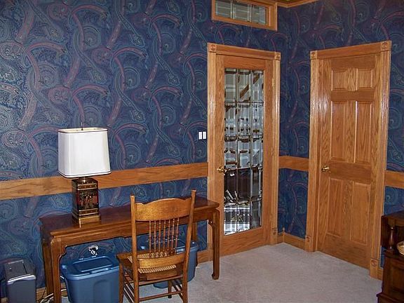 3rd image of 228 Westpoint Ct
