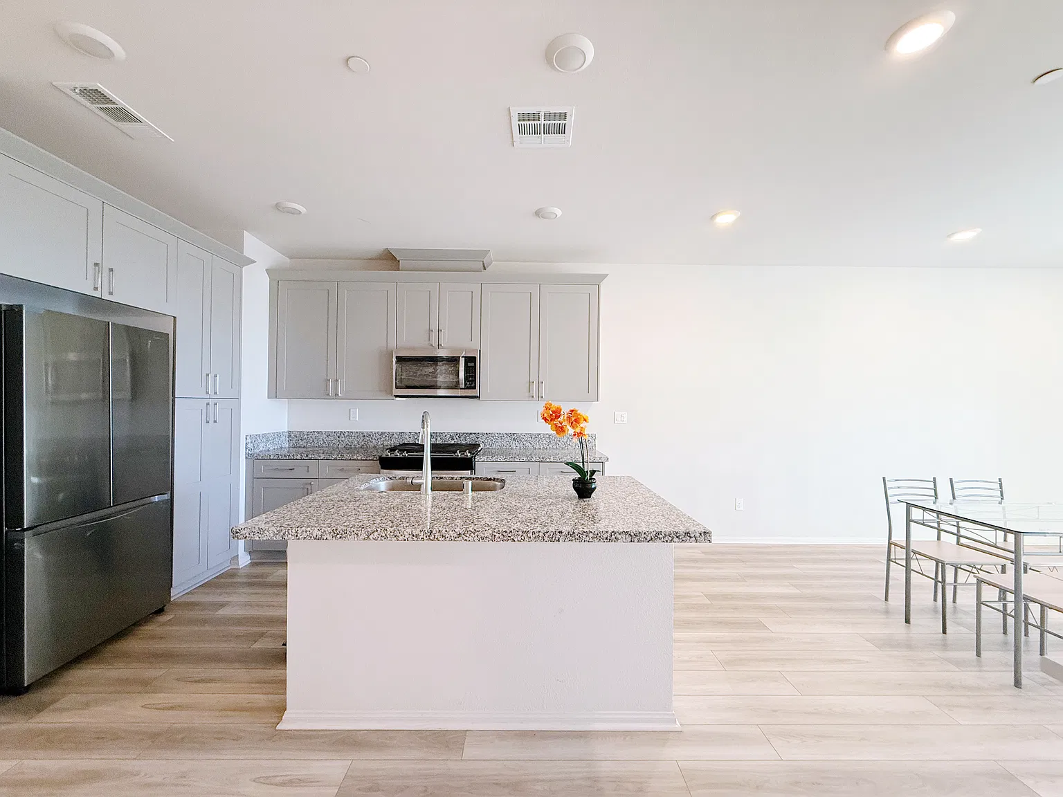 3 bed, 1478 sqft, $3,500 — Photo 3