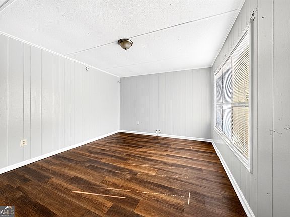 3rd image of 145 Sarsen Cir