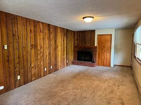 1608 W Koch Street — Photo 6