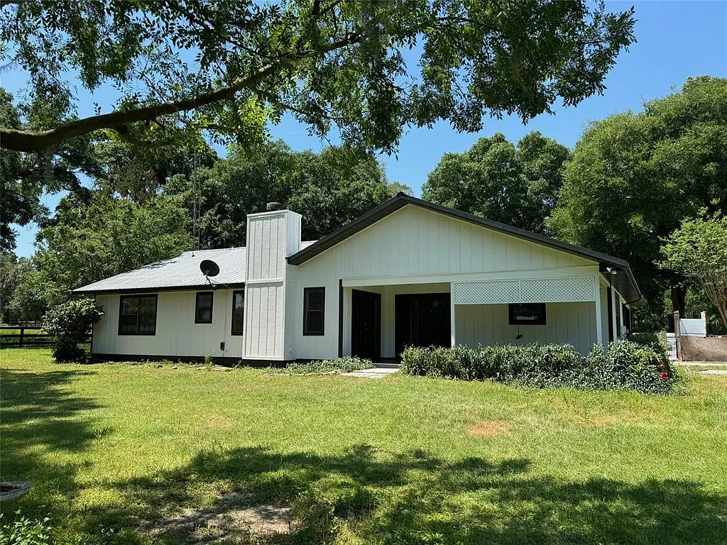 3 bed, 2.0 bath, 1504 sqft, $4,950 — Photo 3