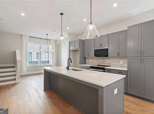 989 Bibbs Cir NW #24, Atlanta, GA 30318