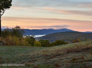 190 Mallory Rd, Chatham, NY 12037