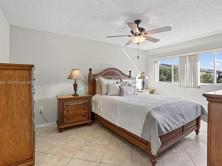 1651 SW 127th Ave #305A — Photo 4