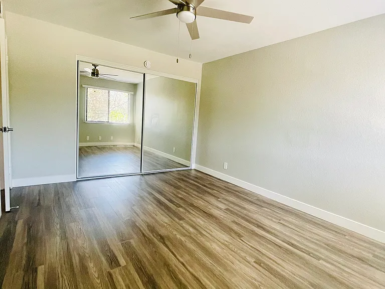 2209 Judson St #11B — Photo 8