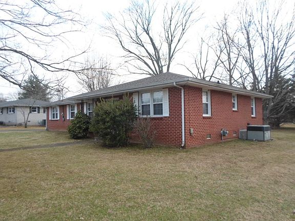 3rd image of 307 Rosemary Ln