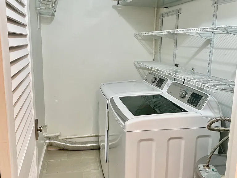 835 18th St #411 — Photo 34