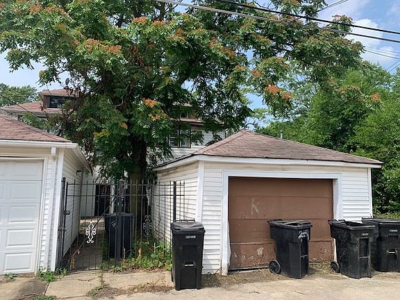 5th image of 11833 S Indiana Ave