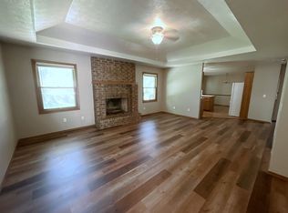 4049 S Ridgecrest Dr, Springfield, MO 65807