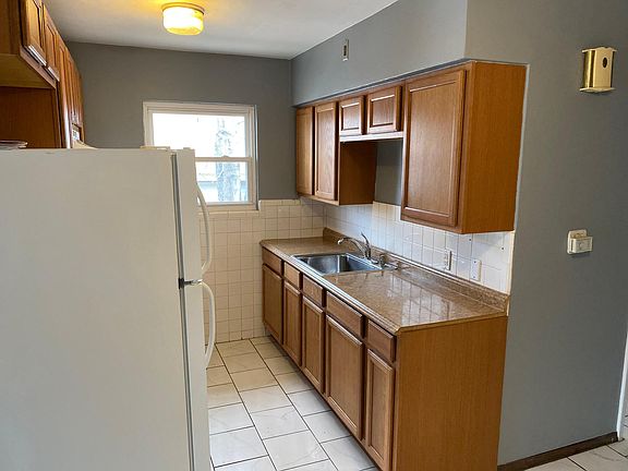 3rd image of 734 Pardella Ave