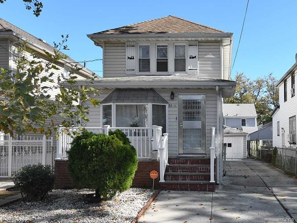 92 11 220th St Queens Village Ny 11428 Zillow