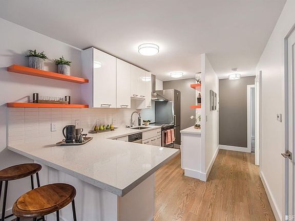 4th image of 2364 Pacific Ave APT 4