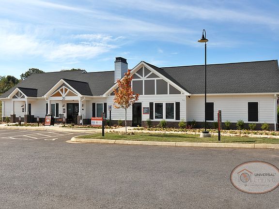 Clubhouse and Leasing Office